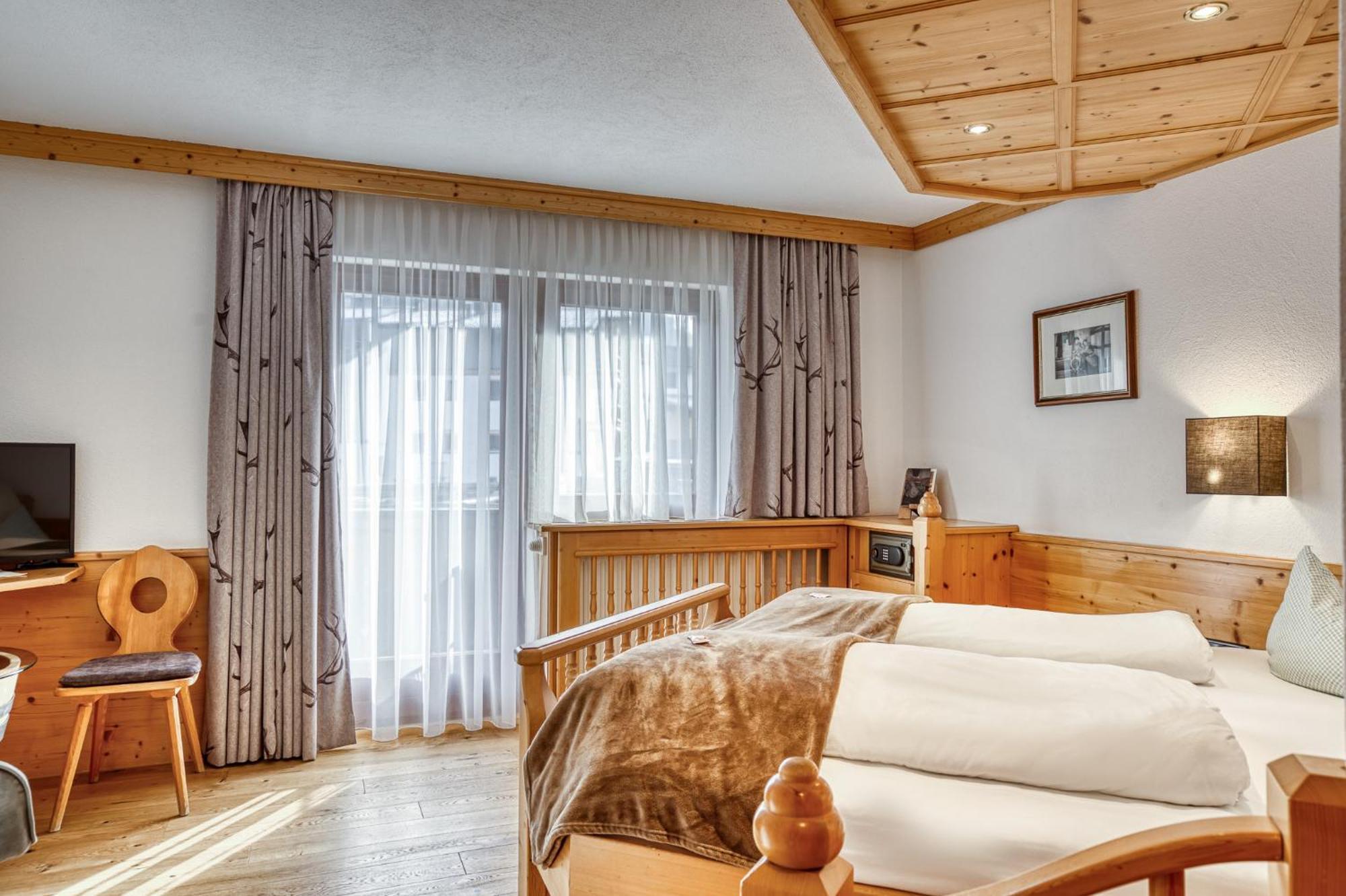 Hotel Alpenstolz Mieders Szoba fotó